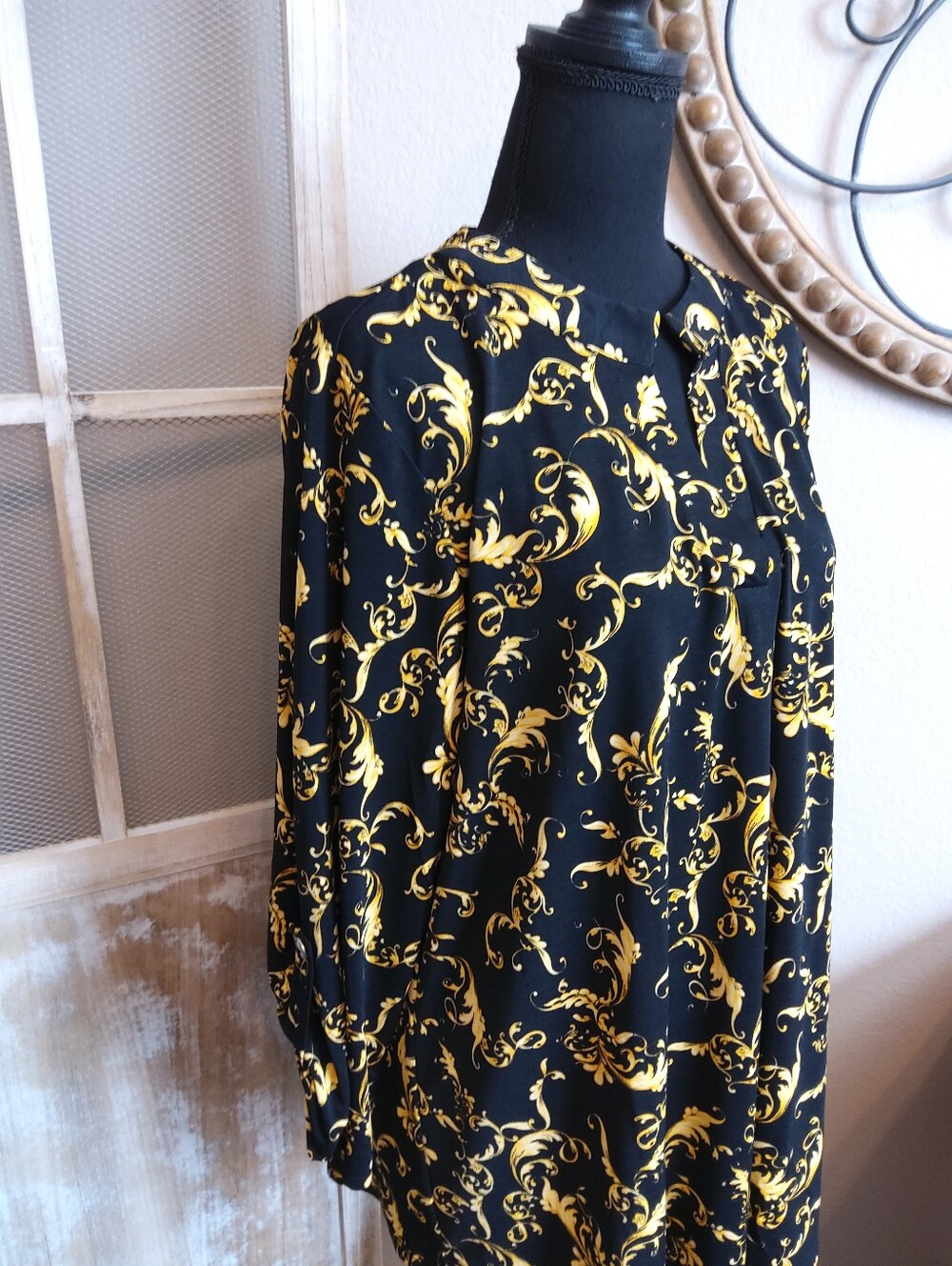 Dear Scarlett Black & Gold Baroque Tunic Top - Picture 6 of 11